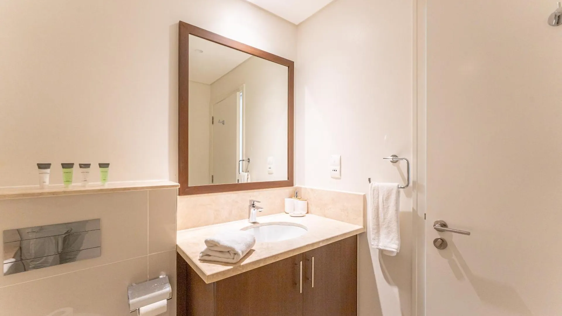 Modern Luxury 2Br Burj Khalifa Partial & Blvd View Apartment Dubai