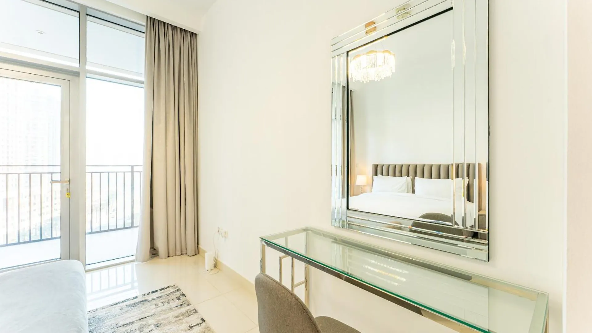 Modern Luxury 2Br Burj Khalifa Partial & Blvd View Apartment Dubai