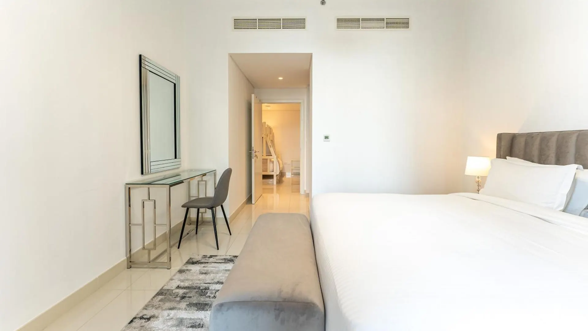 Modern Luxury 2Br Burj Khalifa Partial & Blvd View Apartment Dubai